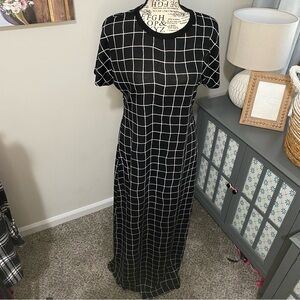 768 LuLaRoe Maria style Black and White Grid Maxi Dress